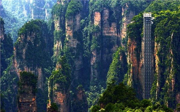 A線：玻璃橋、袁家界、天子山、天門(mén)山、夯吾苗寨、鳳凰古城 湘西“精華之旅”品質(zhì)純玩3晚4日游