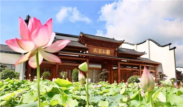 清溪村、天意木國景區(qū)、明清古巷、市博物館、胡林翼故居二日游