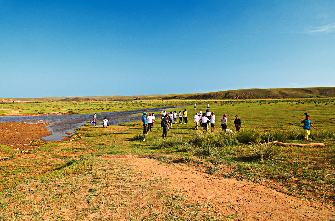 (人氣草原、5A響沙灣、歡樂牧場、內(nèi)蒙古博物院、夢幻水世界)雙飛5日親子游